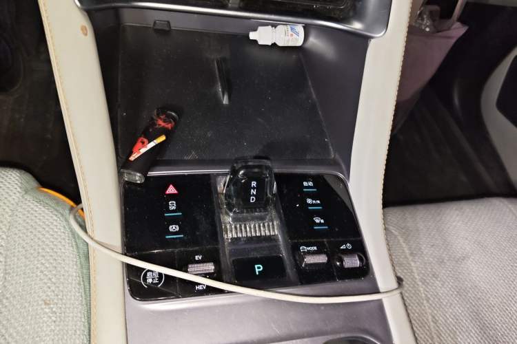 Used BYD Song PLUS New Energy 2023 Champion Edition DM-i 110KM Flagship PLUS Gear Lever