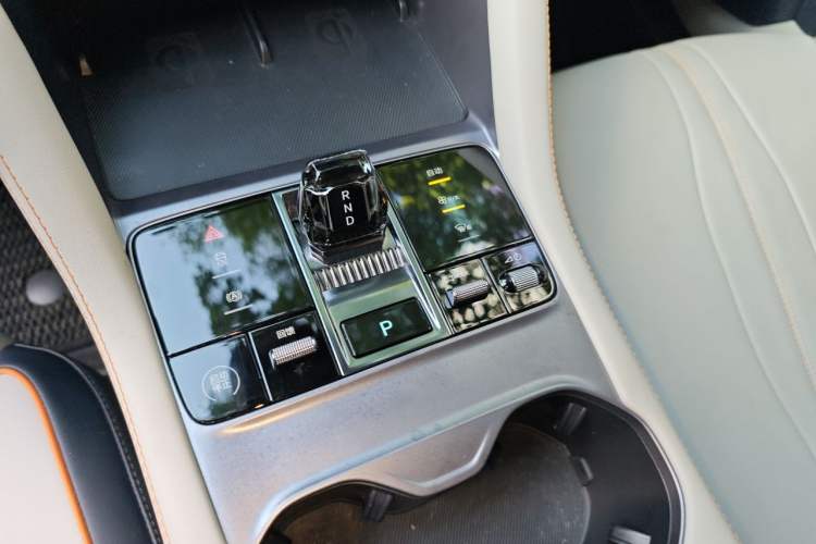 Used BYD Song PLUS New Energy 2023 Champion Edition EV 520KM Prestige Model Gear Lever