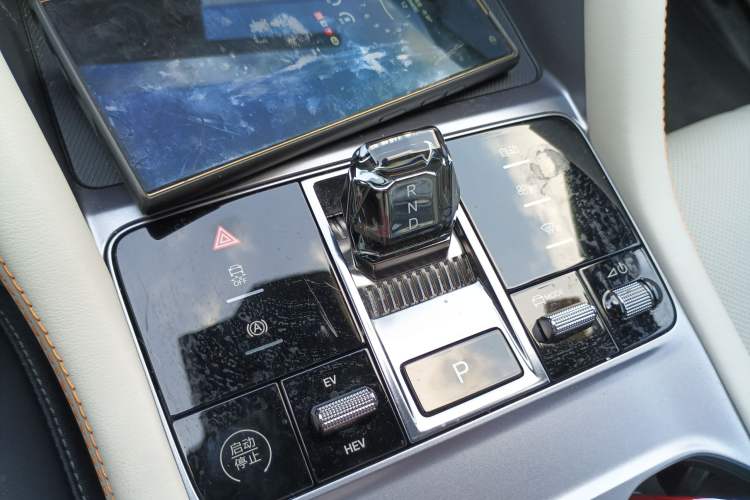 Used BYD Song PLUS New Energy 2023 Champion Edition DM-i 110KM Flagship PLUS Gear Lever