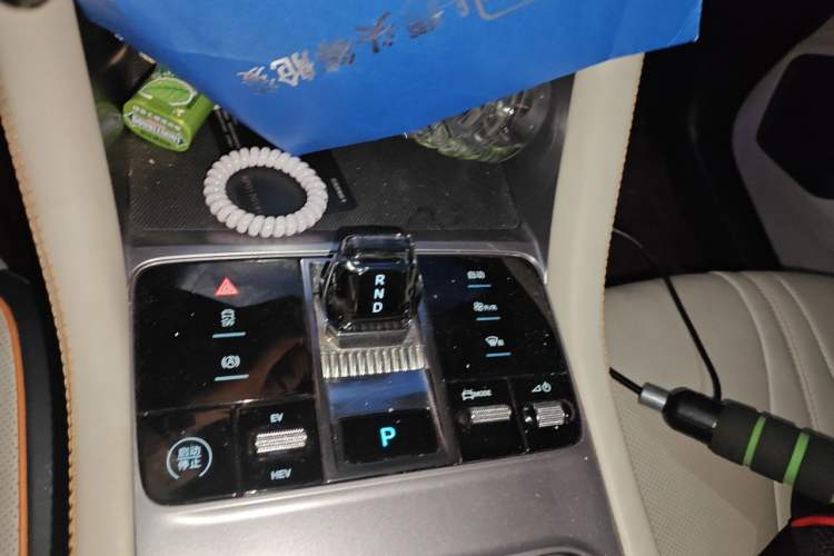 Used BYD Song PLUS New Energy 2023 Champion Edition DM-i 110KM Flagship PLUS Gear Lever