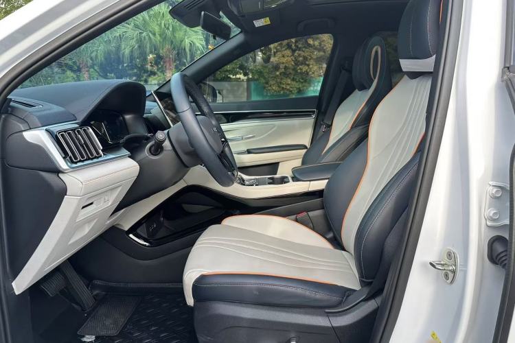 Used BYD Song PLUS New Energy 2023 Champion Edition DM-i 110KM Flagship Model Interior 1