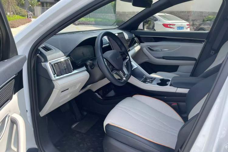 Used BYD Song PLUS New Energy 2023 Champion Edition DM-i 110KM Flagship PLUS Interior 2