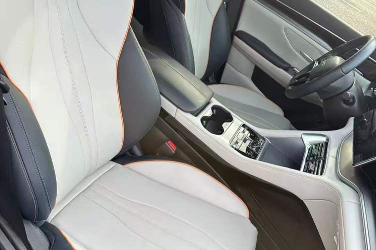 Used BYD Song PLUS New Energy 2023 Champion Edition DM-i 110KM Flagship Model Interior 3
