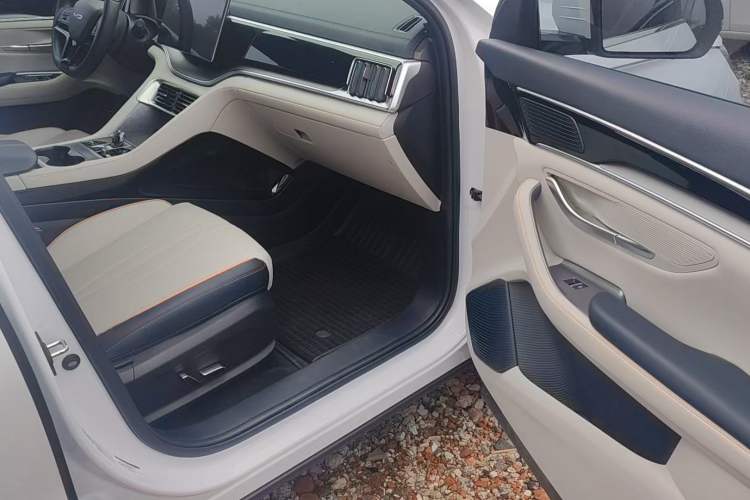 Used BYD Song PLUS New Energy 2023 Champion Edition EV 520KM Prestige Model Interior 4