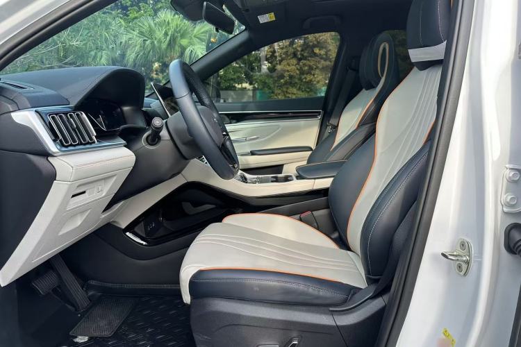 Used BYD Song PLUS New Energy 2023 Champion Edition DM-i 110KM Flagship Model Interior 4