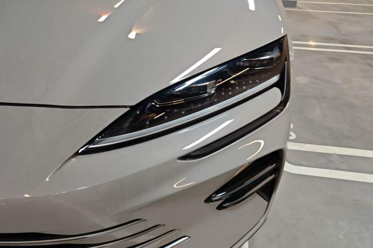 Used BYD Song PLUS New Energy 2023 Champion Edition DM-i 110KM Flagship Model Left Front Headlight