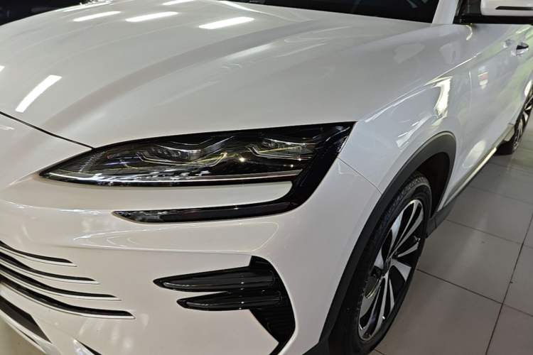 Used BYD Song PLUS New Energy 2023 Champion Edition DM-i 110KM Flagship Model Left Front Headlight