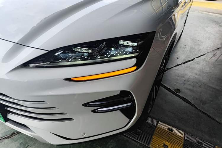 Used BYD Song PLUS New Energy 2023 Champion Edition DM-i 110KM Flagship PLUS Left Front Headlight