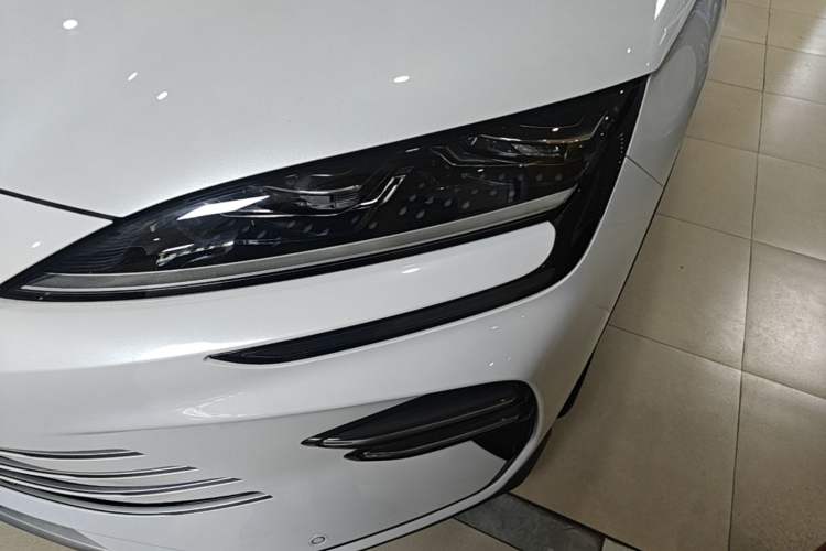 Used BYD Song PLUS New Energy 2023 Champion Edition DM-i 110KM Flagship Model Left Front Headlight