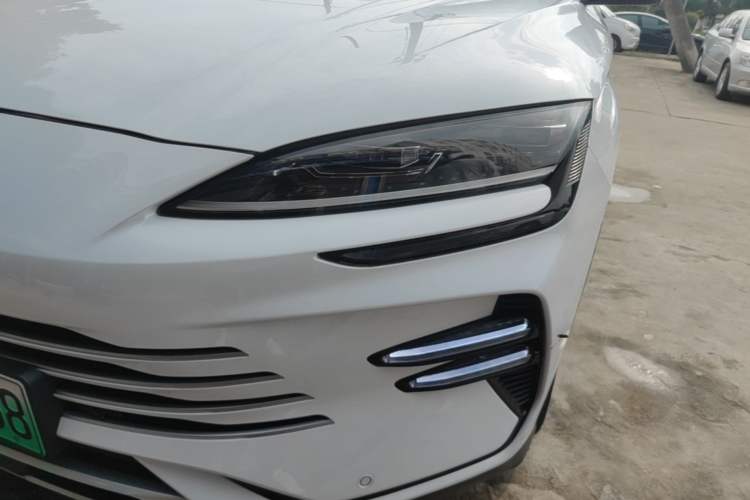 Used BYD Song PLUS New Energy 2023 Champion Edition DM-i 110KM Flagship Model Left Front Headlight