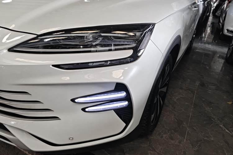 Used BYD Song PLUS New Energy 2023 Champion Edition DM-i 110KM Flagship PLUS Left Front Headlight