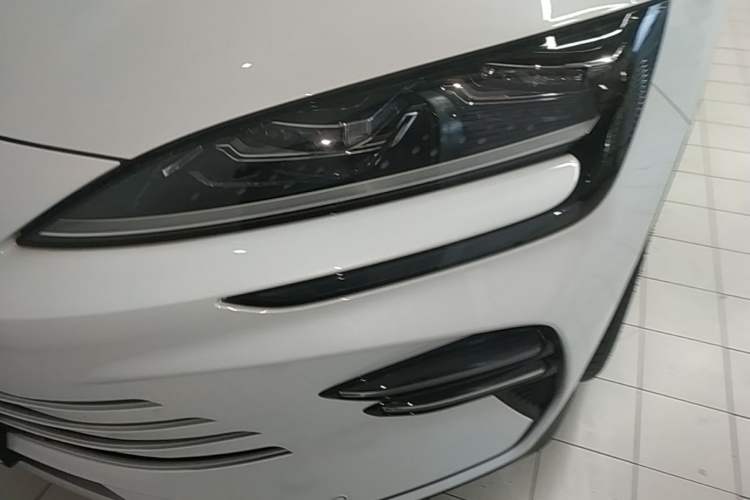 Used BYD Song PLUS New Energy 2023 Champion Edition DM-i 110KM Flagship PLUS Left Front Headlight