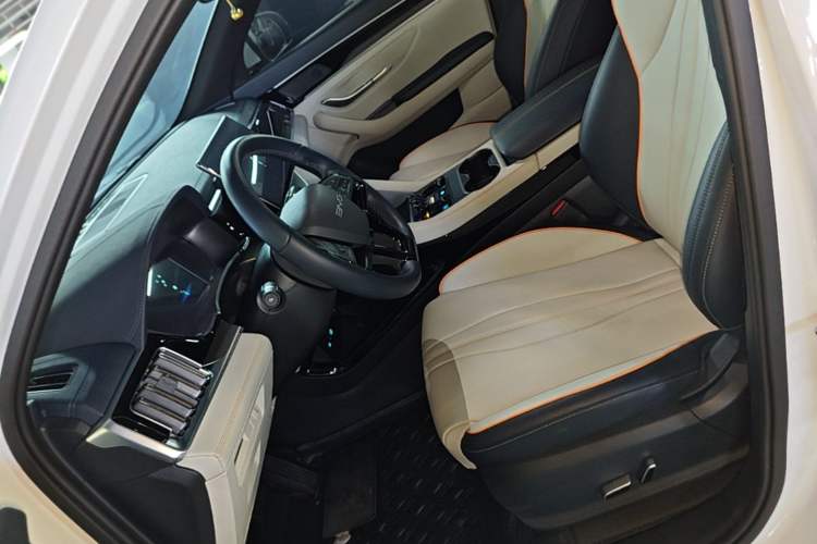 Used BYD Song PLUS New Energy 2023 Champion Edition DM-i 110KM Flagship Model Left Front Seat