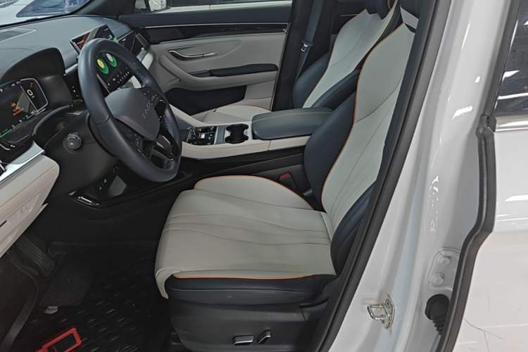 Used BYD Song PLUS New Energy 2023 Champion Edition DM-i 110KM Flagship Model Left Front Seat