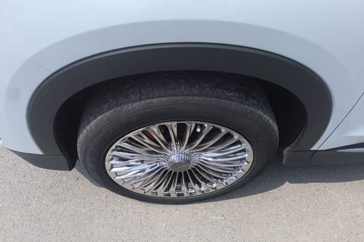 Used BYD Song PLUS New Energy 2023 Champion Edition EV 520KM Flagship Model Left Front Wheel Hub