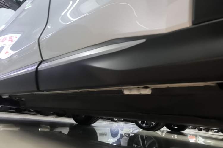 Used BYD Song PLUS New Energy 2023 Champion Edition EV 520KM Flagship Model Left Side Sill