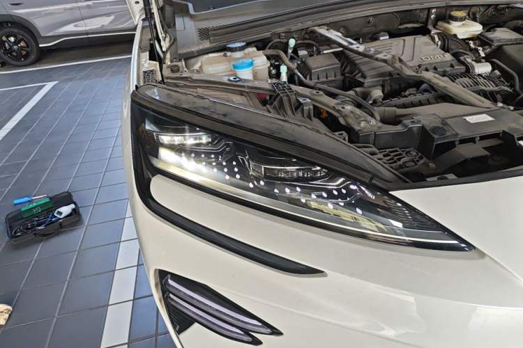 Used BYD Song PLUS New Energy 2023 Champion Edition DM-i 110KM Flagship Model Right Front Headlight