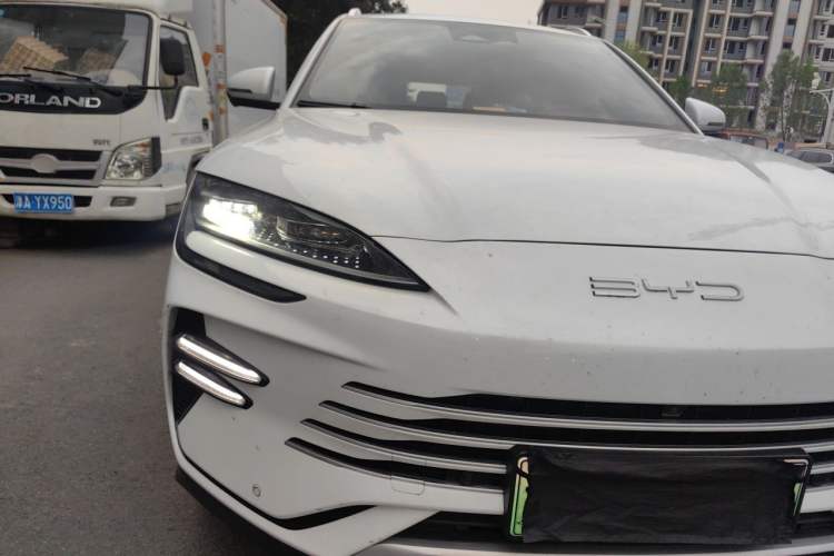 Used BYD Song PLUS New Energy 2023 Champion Edition DM-i 110KM Flagship PLUS Right Front Headlight