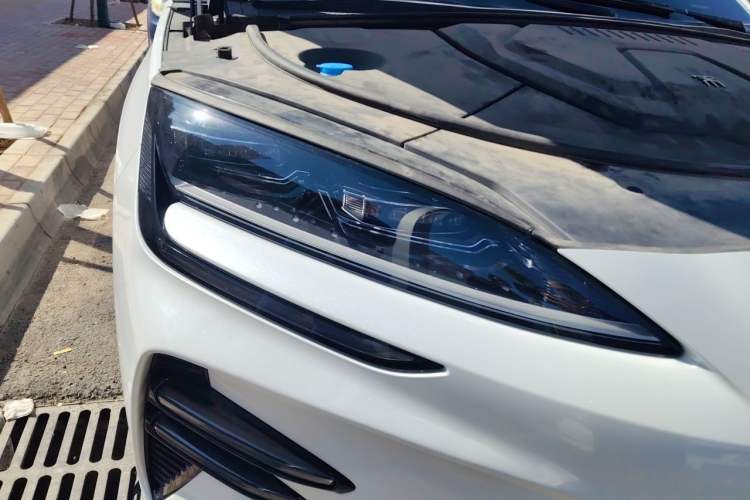 Used BYD Song PLUS New Energy 2023 Champion Edition EV 520KM Prestige Model Right Front Headlight