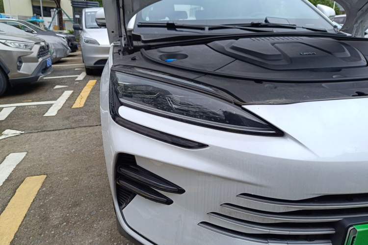 Used BYD Song PLUS New Energy 2023 Champion Edition DM-i 110KM Flagship PLUS Right Front Headlight