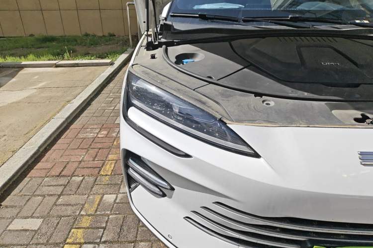 Used BYD Song PLUS New Energy 2023 Champion Edition DM-i 110KM Flagship PLUS Right Front Headlight