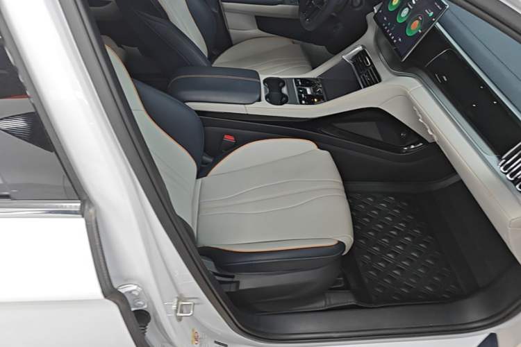 Used BYD Song PLUS New Energy 2023 Champion Edition DM-i 110KM Flagship Model Right Front Seat