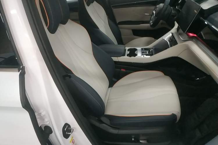 Used BYD Song PLUS New Energy 2023 Champion Edition DM-i 150KM Flagship PLUS Right Front Seat