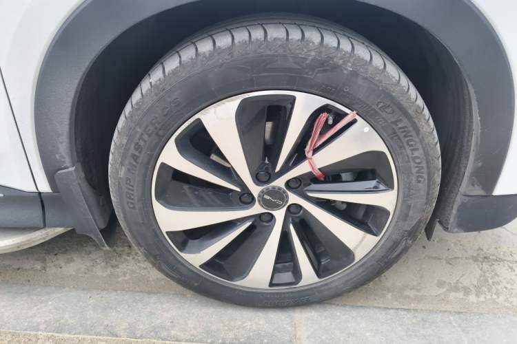 Used BYD Song PLUS New Energy 2023 Champion Edition DM-i 110KM Flagship PLUS Right Front Wheel Hub