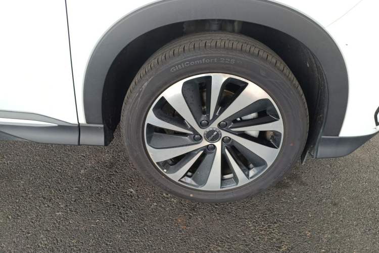 Used BYD Song PLUS New Energy 2023 Champion Edition DM-i 110KM Flagship PLUS Right Front Wheel Hub