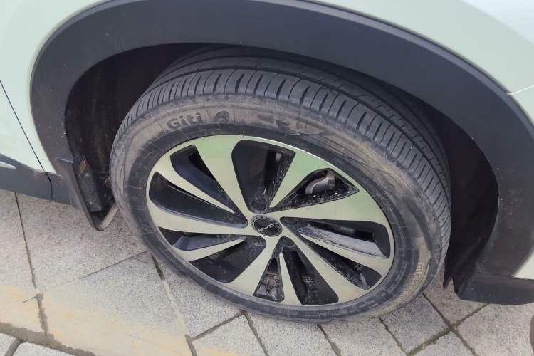 Used BYD Song PLUS New Energy 2023 Champion Edition DM-i 150KM Flagship PLUS Right Front Wheel Hub