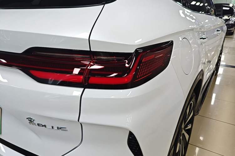 Used BYD Song PLUS New Energy 2023 Champion Edition DM-i 110KM Flagship PLUS Right Rear Taillight