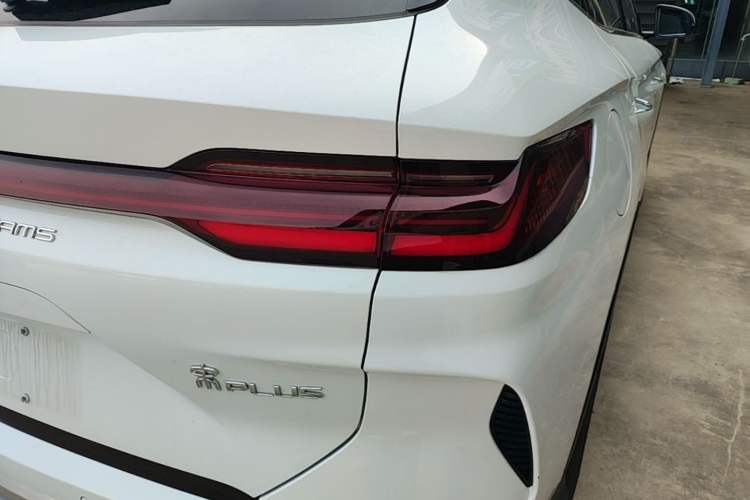 Used BYD Song PLUS New Energy 2023 Champion Edition DM-i 110KM Flagship PLUS Right Rear Taillight