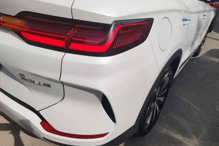Used BYD Song PLUS New Energy 2023 Champion Edition DM-i 110KM Flagship Model Right Rear Taillight