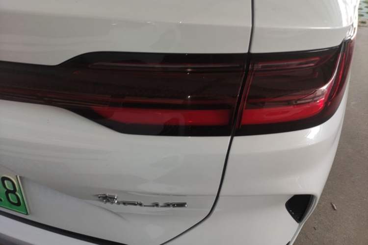 Used BYD Song PLUS New Energy 2023 Champion Edition EV 520KM Luxury Model Right Rear Taillight