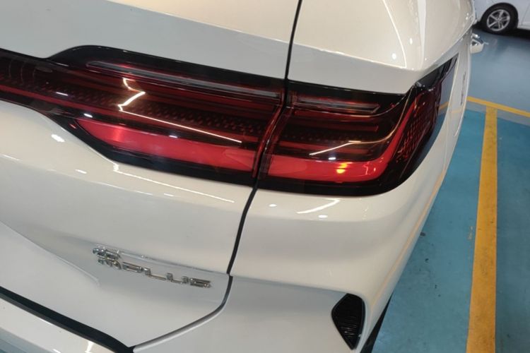 Used BYD Song PLUS New Energy 2023 Champion Edition EV 520KM Prestige Model Right Rear Taillight