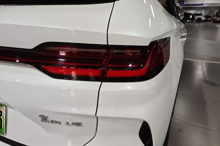 Used BYD Song PLUS New Energy 2023 Champion Edition DM-i 110KM Flagship PLUS Right Rear Taillight