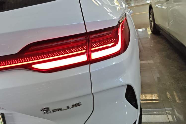 Used BYD Song PLUS New Energy 2023 Champion Edition DM-i 110KM Flagship PLUS Right Rear Taillight