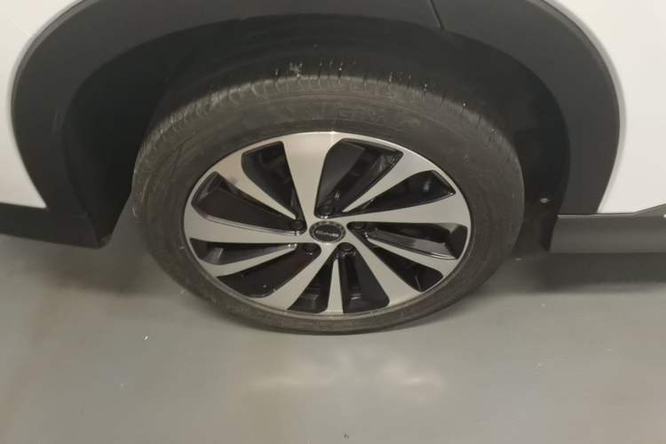 Used BYD Song PLUS New Energy 2023 Champion Edition DM-i 150KM Flagship PLUS Right Rear Wheel Hub