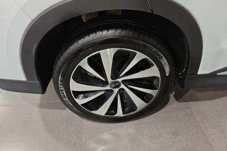Used BYD Song PLUS New Energy 2023 Champion Edition DM-i 110KM Flagship PLUS Right Rear Wheel Hub