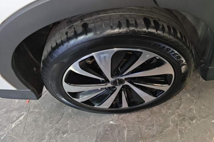 Used BYD Song PLUS New Energy 2023 Champion Edition DM-i 110KM Flagship PLUS Right Rear Wheel Hub