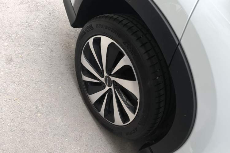 Used BYD Song PLUS New Energy 2023 Champion Edition DM-i 110KM Flagship PLUS Right Rear Wheel Hub