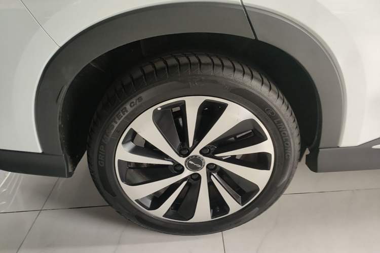 Used BYD Song PLUS New Energy 2023 Champion Edition DM-i 110KM Flagship PLUS Right Rear Wheel Hub