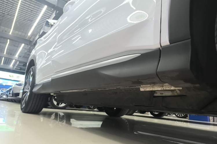 Used BYD Song PLUS New Energy 2023 Champion Edition EV 520KM Flagship Model Right Side Sill