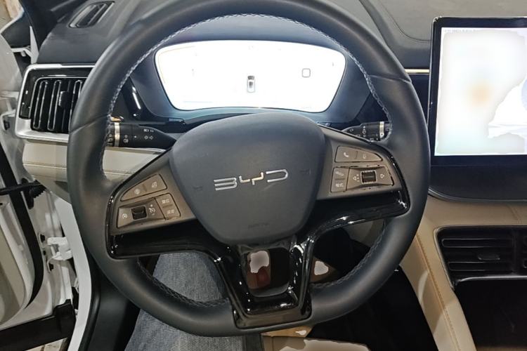 Used BYD Song PLUS New Energy 2023 Champion Edition DM-i 110KM Flagship Model Steering Wheel