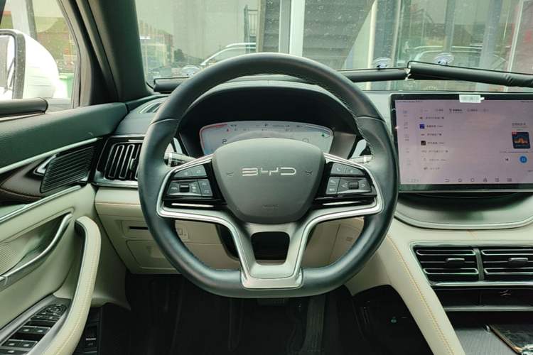 Used BYD Song PLUS New Energy 2023 Champion Edition DM-i 110KM Flagship PLUS Steering Wheel
