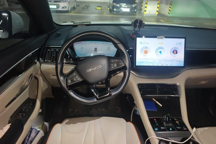 Used BYD Song PLUS New Energy 2023 Champion Edition EV 520KM Luxury Model Steering Wheel