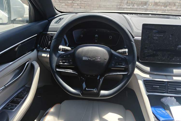 Used BYD Song PLUS New Energy 2023 Champion Edition DM-i 110KM Flagship Model Steering Wheel