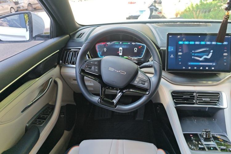 Used BYD Song PLUS New Energy 2023 Champion Edition EV 520KM Prestige Model Steering Wheel