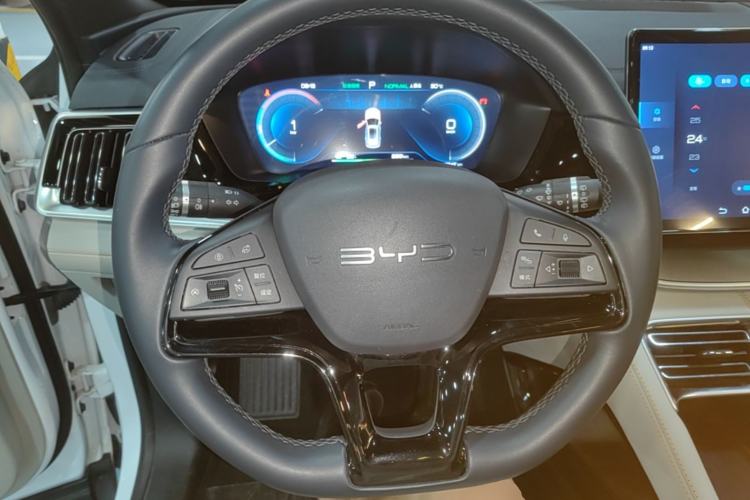Used BYD Song PLUS New Energy 2023 Champion Edition EV 520KM Prestige Model Steering Wheel