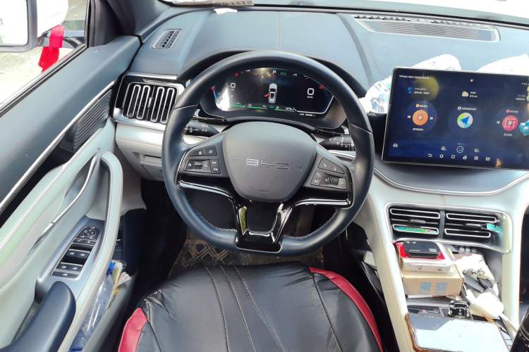 Used BYD Song PLUS New Energy 2023 Champion Edition DM-i 110KM Flagship Model Steering Wheel